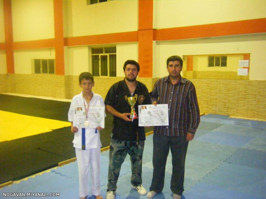 عکس استاد زینالی ، روابط عمومی هیئت کاراته داود ، اریا نوجوان
